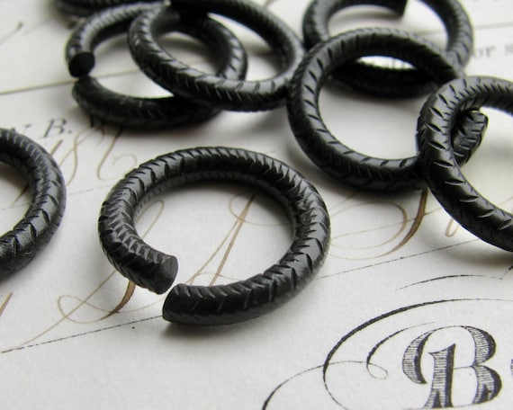 Sturdy 16mm etched jump ring, black antiqued brass (4 rings) 12ga thick, heavy duty, textured, grooved, aged oxidized patina