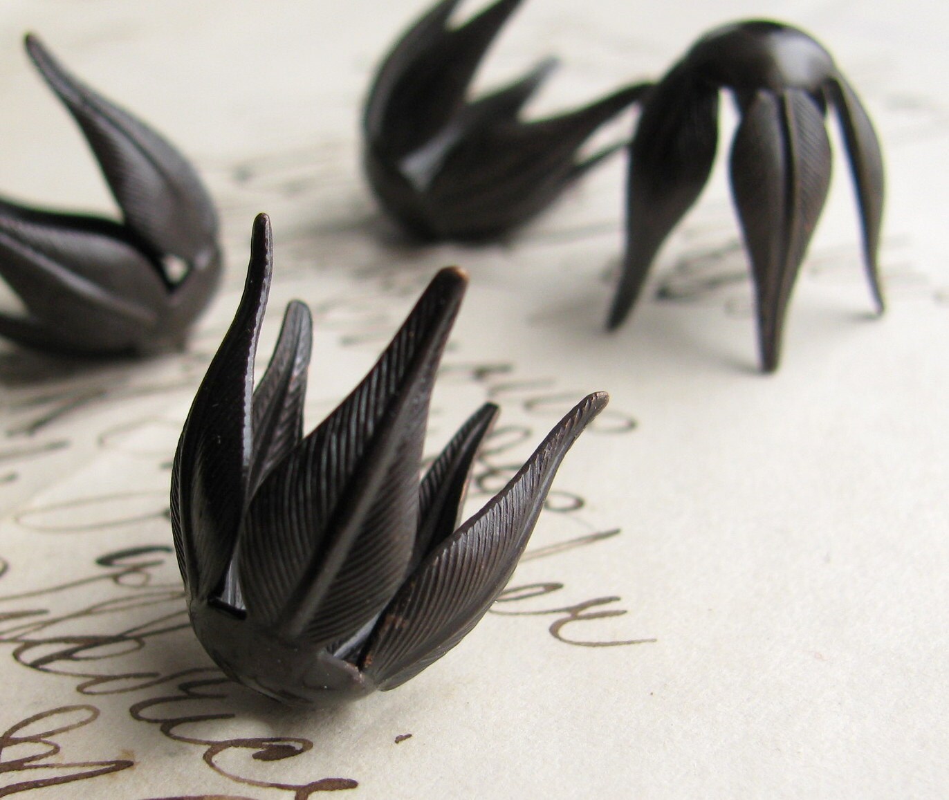 Large Art Nouveau pronged calyx bead cap - 19mm - black antiqued bras…