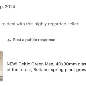 Op de afbeelding: Een groene ovale glazen cabochon met een Keltisch Green Man-ontwerp. De cabochon is 40 mm bij 30 mm en toont een Green Man-gezicht met een baard en bladeren. De tekst "NEW! Celtic Green Man, 40x30mm glass oval cabochon, a of the forest, Beltane, spring plant growth" is zichtbaar onder de afbeelding.