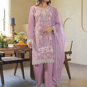 Dusty Lavender Kurta Set – Geborduurd pastelkleurig eid en feestelijke kleding