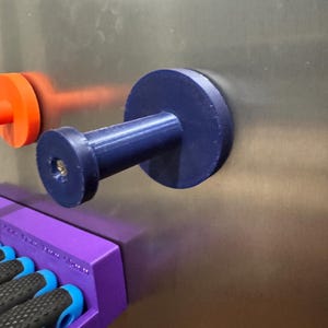 Magnetic tape holder