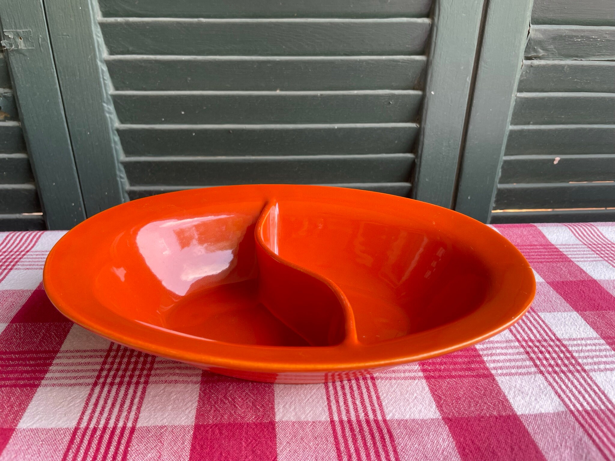 Bauer Pottery of Los Angeles, Divided Vegetable Bowl in a Vibrant
