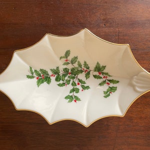 Plat de Noël Lenox Holiday, forme de feuille