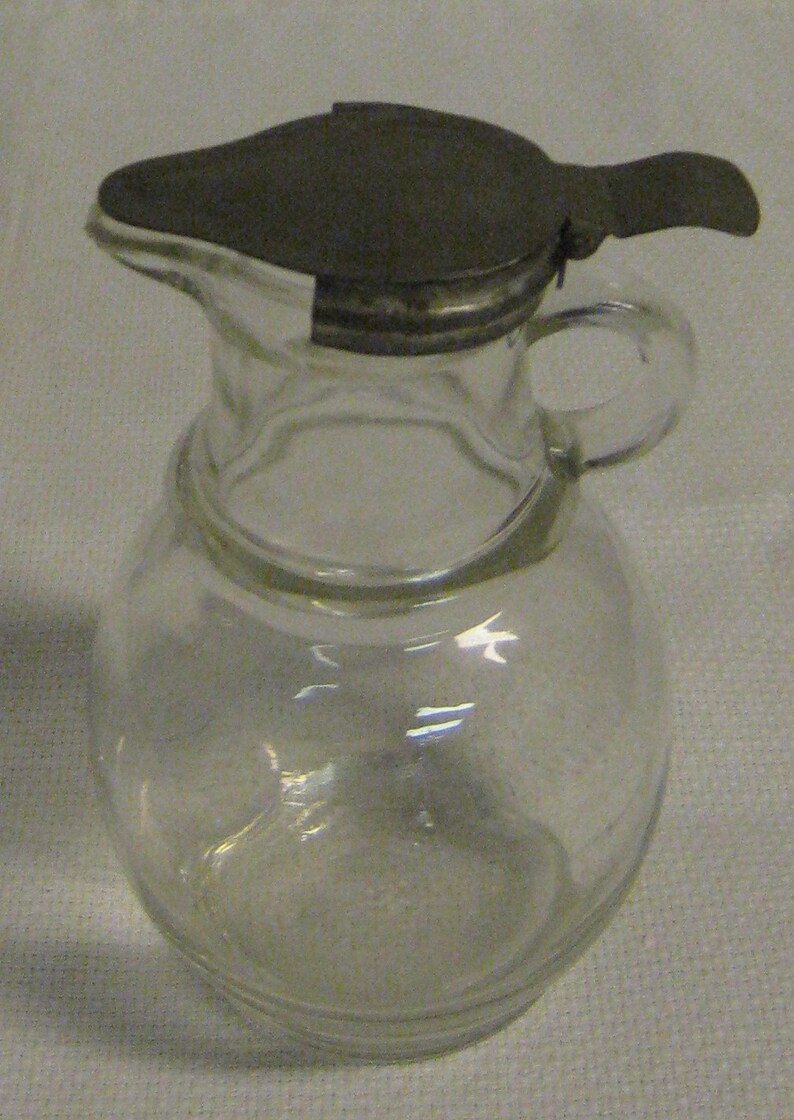 anchor hocking pitcher with lid