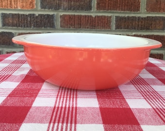 Pyrex Pink 2 quart Casserole Dish