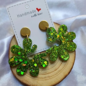 half-flower dangling earrings in green sequins