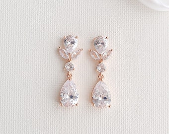 Pendientes nupciales de oro rosa, pendientes de boda de cristal, pendientes colgantes de dama de honor, joyería de boda de oro rosa CZ, Nicole