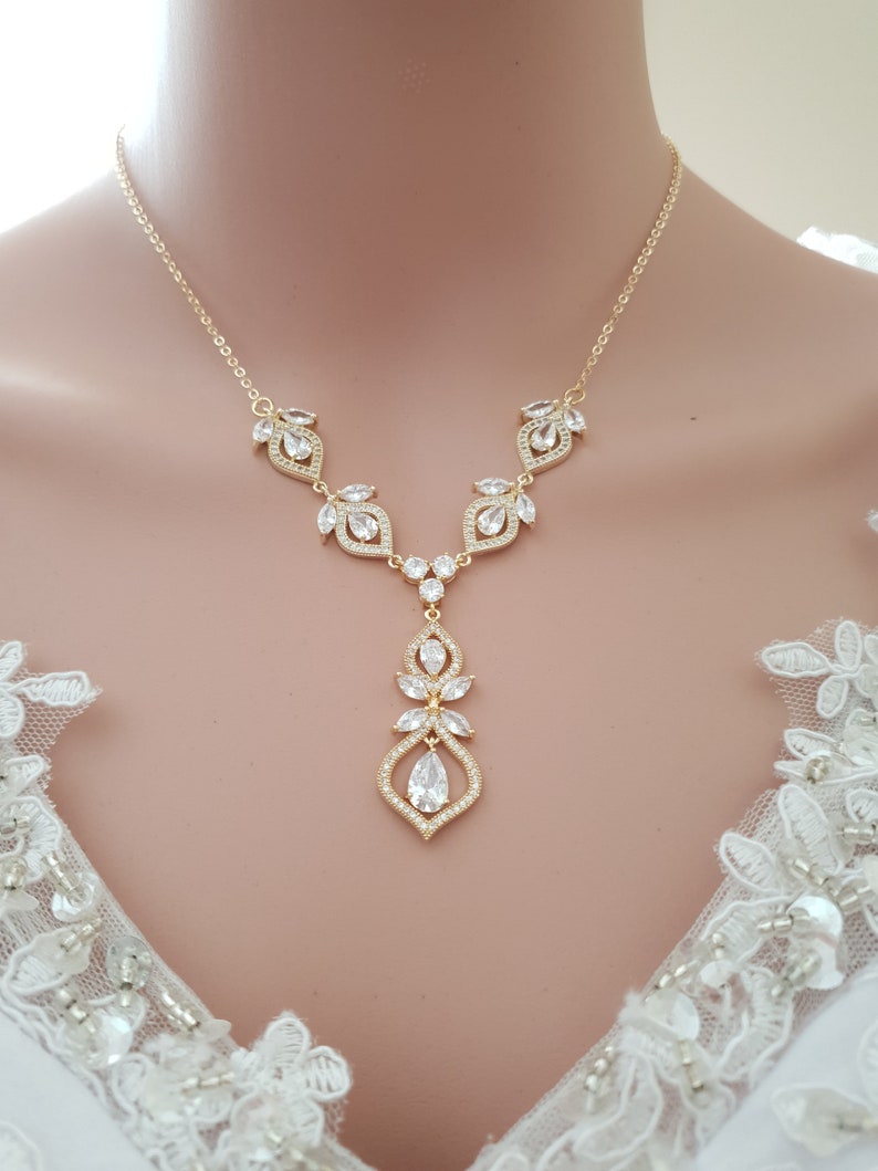 Necklace for gown online Clearance