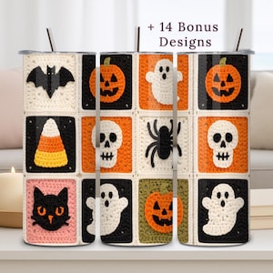 Puede incluir: Tres vasos cilíndricos con pajitas, con un patrón de cuadrícula repetitivo de motivos de Halloween de ganchillo que incluyen murciélagos, calabazas, calaveras, fantasmas, arañas, dulces y gatos negros. El texto + 14 Bonus Designs es visible.