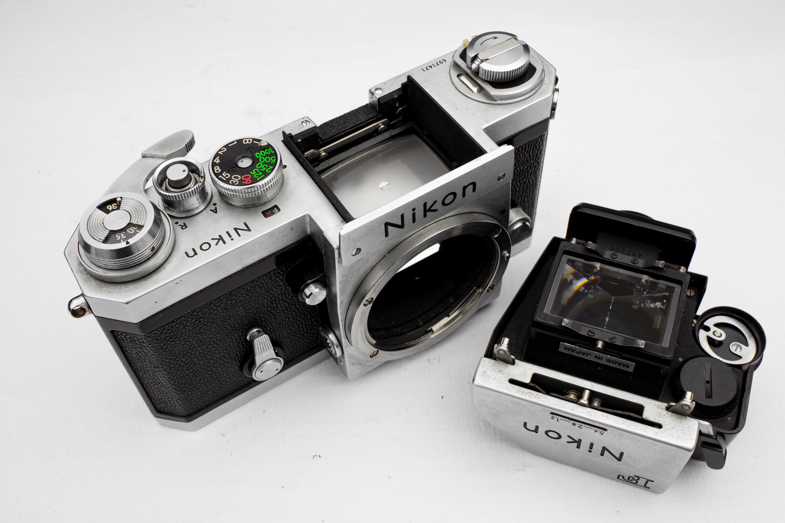 PRESQUE COMME NEUF] Appareil photo reflex argentique Canon AE-1 noir