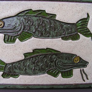 Stoneware tile with two green carp image 2