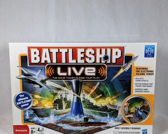 Juego de mesa de combate naval con acorazado electrónico en vivo, 100 % completo, Hasbro, estrategia militar de mesa, juego de la Segunda Guerra Mundial, decoración de estantería nocturna