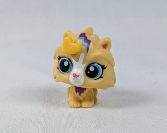 Authentic LPS Pomeranian Dog #4016 Rare Littlest Pet Shop Yellow Animal Clubhouse Doll House Collectors Action Figures Made by Hasbro