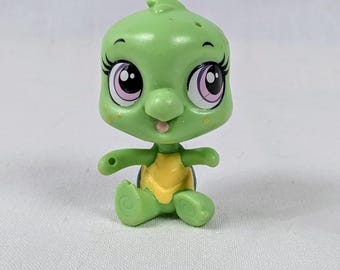 Authentic LPS Turtle #3838 Rare Littlest Pet Shop Green Animal Clubhouse Doll House Collectors Action Figures Made by Hasbro