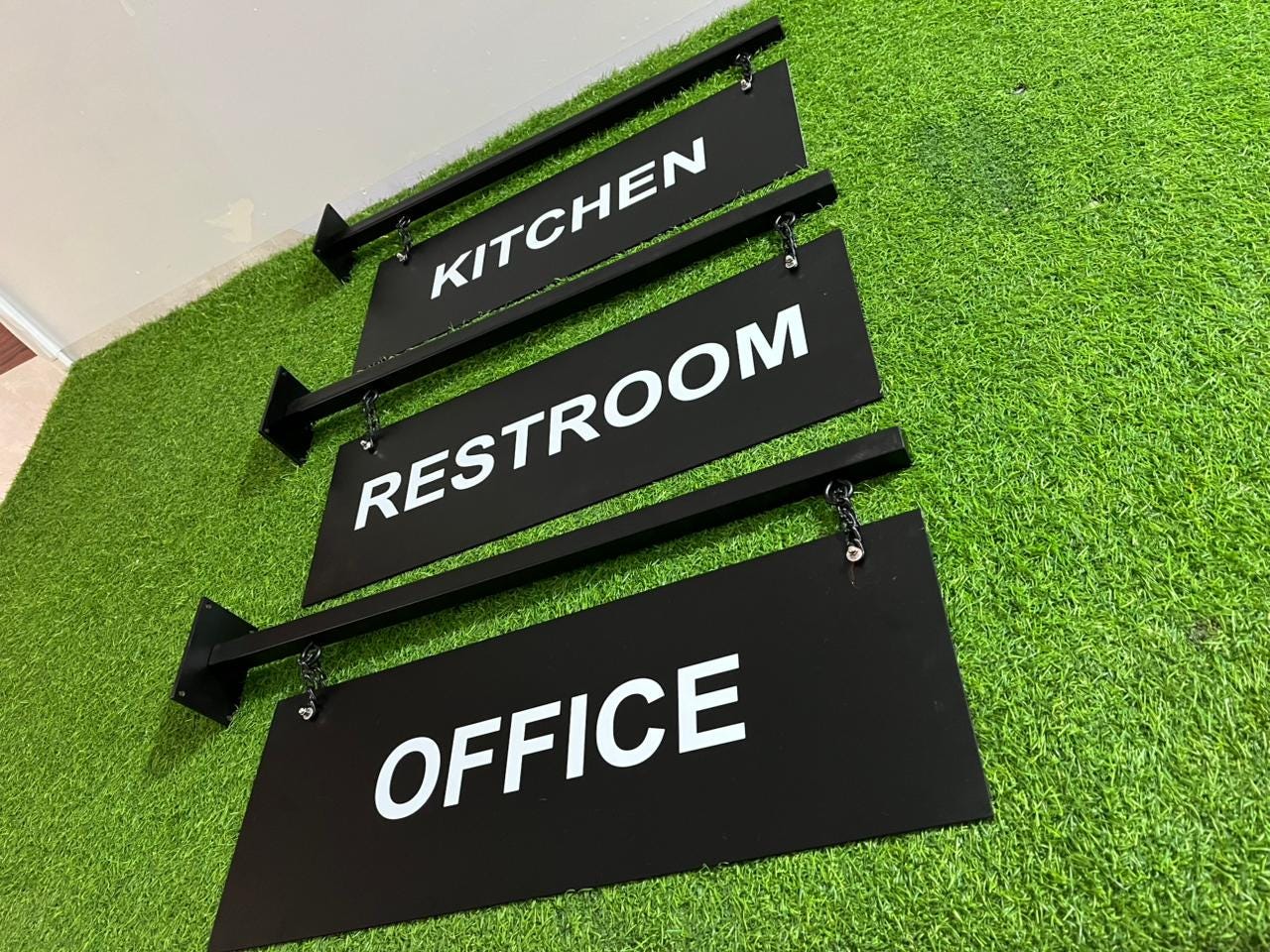 Rest Room Sign, Wall Mounted Changing Room Sign, Hanging Blade Sign ...