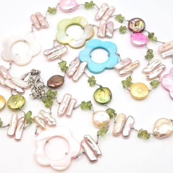 Peridot, Baroque Freshwater Pearl, and Shell Flow… - image 3