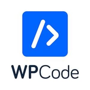 Peut inclure: Logo carré bleu avec une flèche et une barre oblique blanches pointant vers l'avant. Le texte "WPCode" en noir, sans-serif, est en dessous. L'ensemble est présenté sur fond blanc.