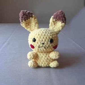 pikachu all&#39;uncinetto