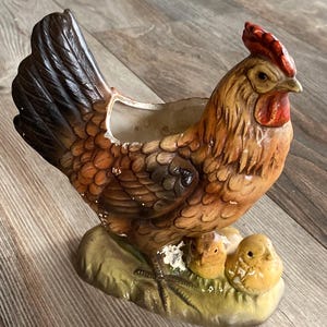 TILSO vintage handpainted hen chick planter figurine