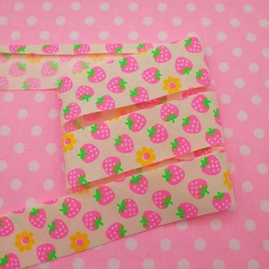 Quilt Binding Bias Tape / Strawberry-off-white- Quilting Supplies / Binding Tape/ 5yards(4.5meters)