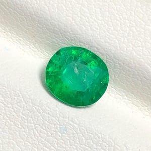 Natural Emerald Gemstone 0.90 Cents Vivid Green color | Origin: Swat, Pakistan | May Birthstone | Fine Jewelry Stone | Gift for Her