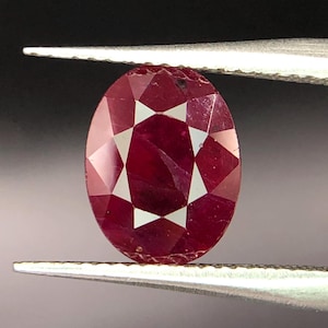 Natural Ruby Gemstone 2.40 Ct Oval Cut Pigeon Blood Red Mozambique Ruby Heated July Birthstone Loose Gemstone Gift for Her