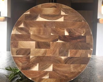 Tagliere in legno di acacia di alta qualità, bifacciale e rotondo. Ideale per tagliare frutta e verdura. Perfetto per l'uso domestico e un fantastico regalo per le feste.