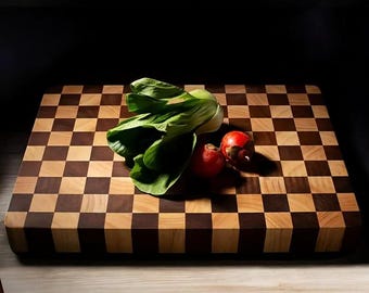 Tagliere in legno a scacchiera – Ceppo da macellaio per carne, verdura e frutta, tagliere per formaggi e salumi, idea regalo perfetta.