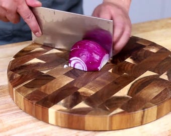 Tagliere in legno di acacia di alta qualità, bifacciale e rotondo. Ideale per tagliare frutta e verdura. Perfetto per l'uso domestico e un fantastico regalo per le feste.