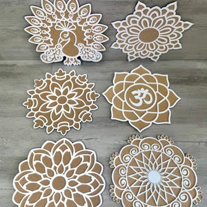 12'' MDF Rangoli-stencils, mandala-ontwerpen, pauwrangoli, om-symboolstencil, Indiaas festivaldecor, Diwali-stencils, bruiloftrangoli