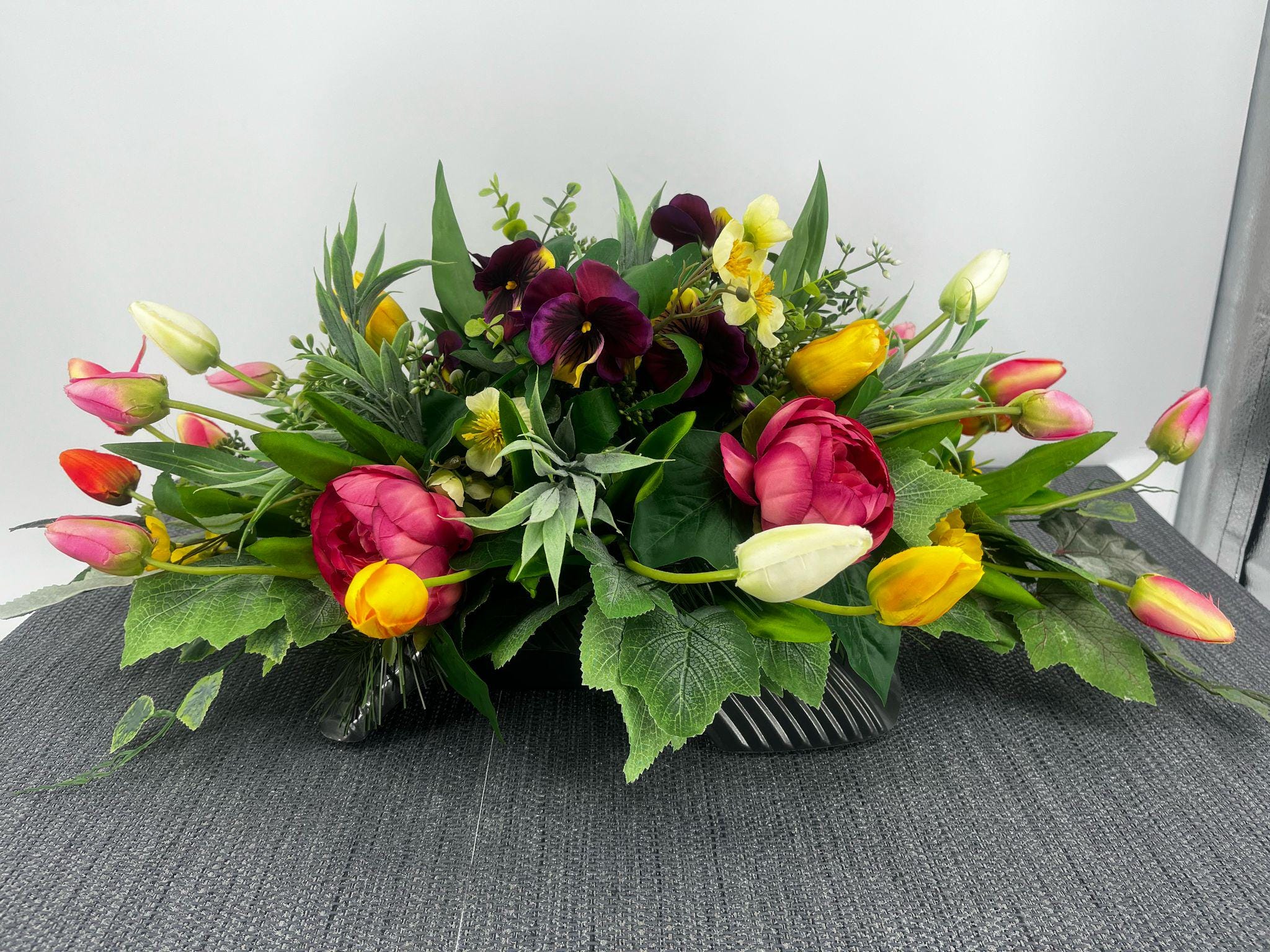 Frhlingsgesteck Knstlich Fr Grab Friedhof Gedenksttten Mit Tulpen Rosen  U. Stiefmtterchen bertopf Grabaufleger Deko Tischdeko Wie Echt - Etsy