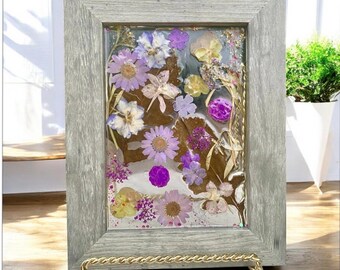 Handmade Pressed Flower Resin Frame, Botanical Wall Art (9x7)