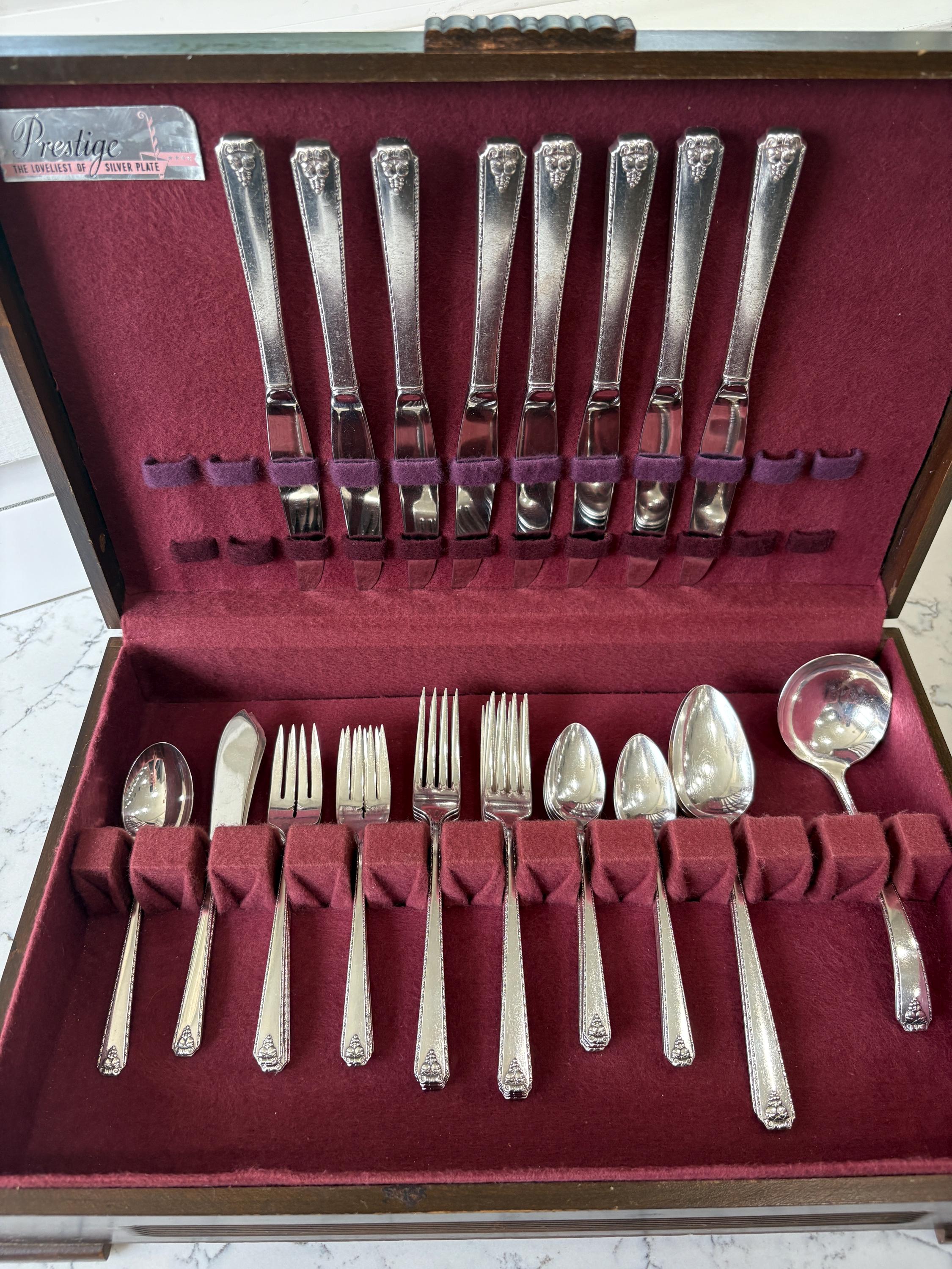 Vintage Prestige Silver Plate Flatware Set: Bordeaux Pattern, 38  display picture 1