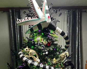 Beetlejuice Life Sized Sandworm