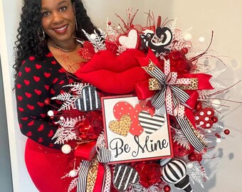 Couronne de la Saint-Valentin Soyez à moi | Couronne de porte à lèvre rouge glamour pour la Saint-Valentin | Couronne de coeur luxe XL