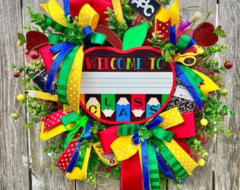 Couronne de pommes personnalisée pour enseignant(e) | Couronne de porte personnalisée pour salle de classe | Décoration de bienvenue en classe | Cadeau de rentrée scolaire pour enseignant(e) | Couronne de pommes