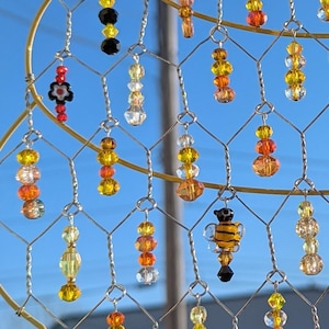 Beehive shape chicken wire suncatcher