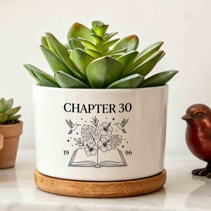 Personalized 30th Birthday Flower Pot,Custom Chapter 30 Name Plant Pot,New Chapter Gift For Daughter,Book Lover Gift,Milestone Birthday Pot