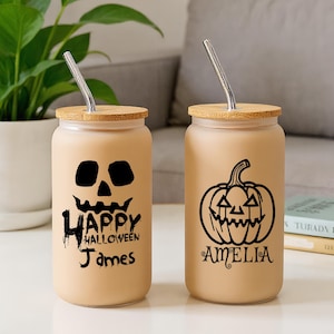 Personalisierte Halloween Eiskaffeetasse, Halloween Glastasse mit Deckel und Strohhalm, Kürbisse Fledermaus Tasse, Spuk gruselige Saison Glasbecher