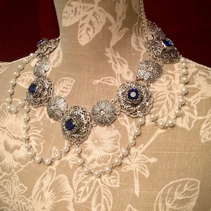 Royal Blue Tudor Rose pearl drop necklace - Medieval Queen jewels - Historical reenactment - sapphire and silver - renaissance Queen