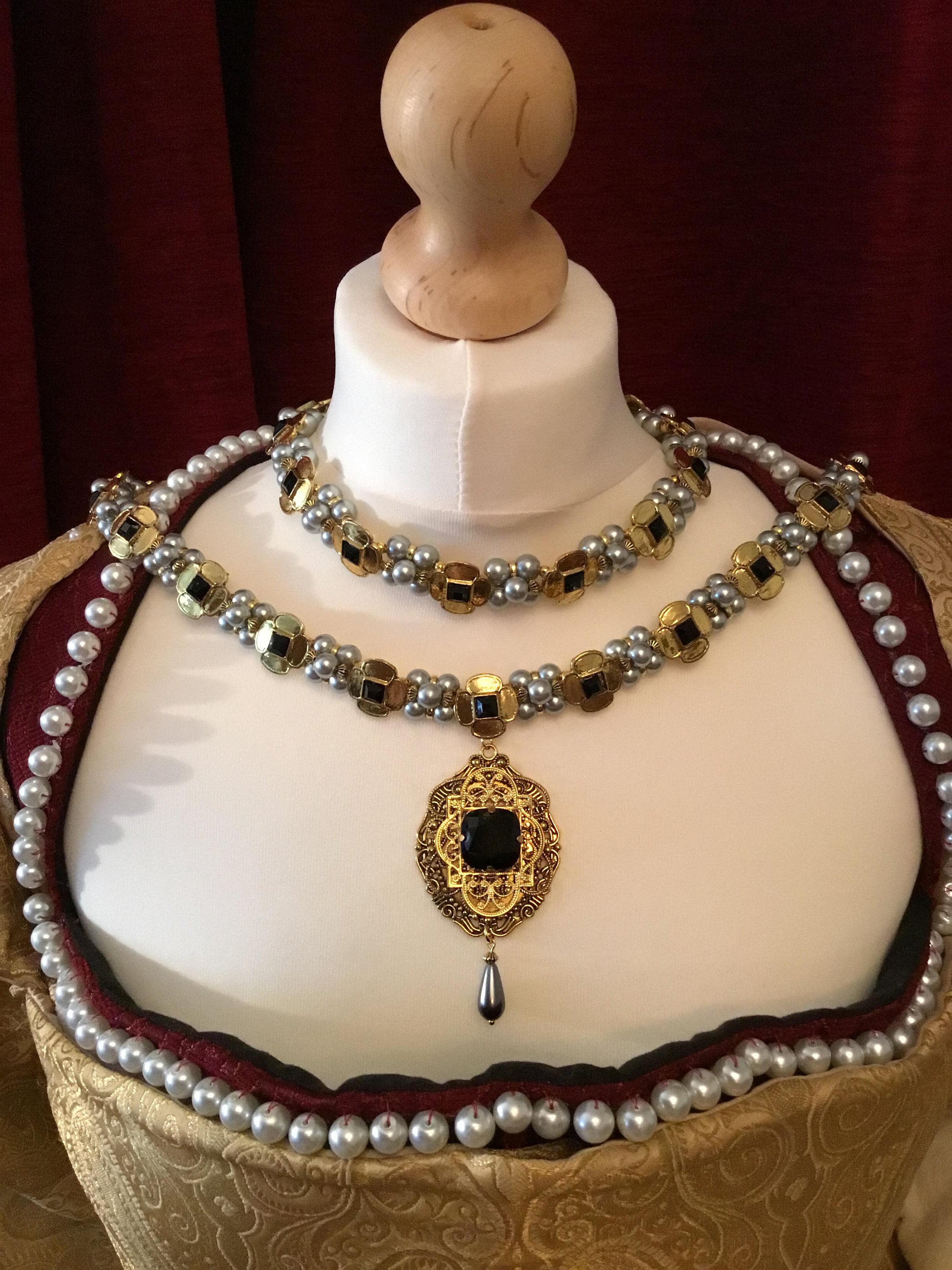 Elizabeth I Portrait Necklace: Tudor Queen Replica Jewellery - Etsy