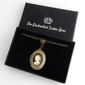 Mary Boleyn locket necklace - historical portrait jewellery - medieval - Tudor - Henry VIII - bronze miniature
