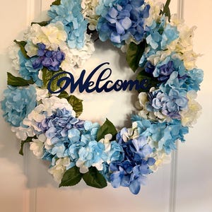 &quot;18 &quot;&quot;Blau und Weiß sehr voll floral &quot;&quot;Welcome&quot;&quot; Haustürkranz.&quot;