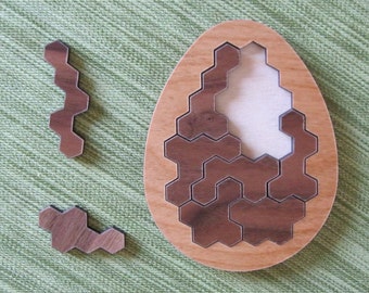 Easter Egg Puzzle: Pentahexes Tray Brain Teaser