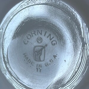 Platos para pan/aperitivos Corning/Pyrex con diseño de espiral rubí/gancho granate, vidrio opalino, juego de 8 imagen 5