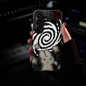 Etui na iPhone'a i Samsunga w stylu kawaii gotyckim, z motywem uroczego króliczka, estetyczna dekoracja telefonu w stylu grunge, ochronna obudowa na iPhone'a 17