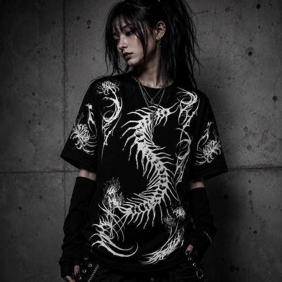 Dark Centipede Gothic Shirt, Unisex Alt Emo Black Alternative Tee
