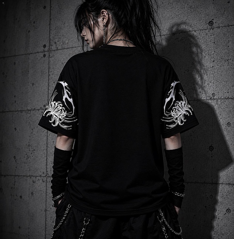 Dark Centipede Gothic Shirt, Unisex Alt Emo Black Alternative Tee image 2