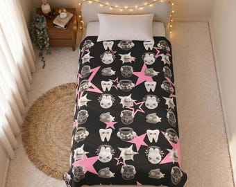 Velveteen Plush Blanket Kawaii Punk Pattern with Pink Stars Soft Cozy Throw for Bedroom Living Room Aesthetic Home Decor Pastel Goth Blanket