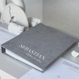 パーソナライズされた最初の 5 年間のベビーブックバインダー、赤ちゃんの特別な瞬間を記録するマイルストーンジャーナル、赤ちゃんの思い出の本、ベビーシャワーのギフト